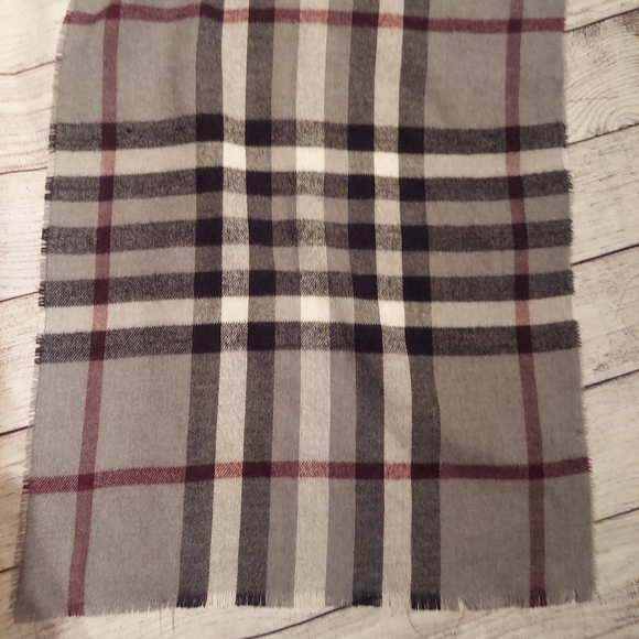 Express Men's plaid Soft Scarf - Picture 2 of 3